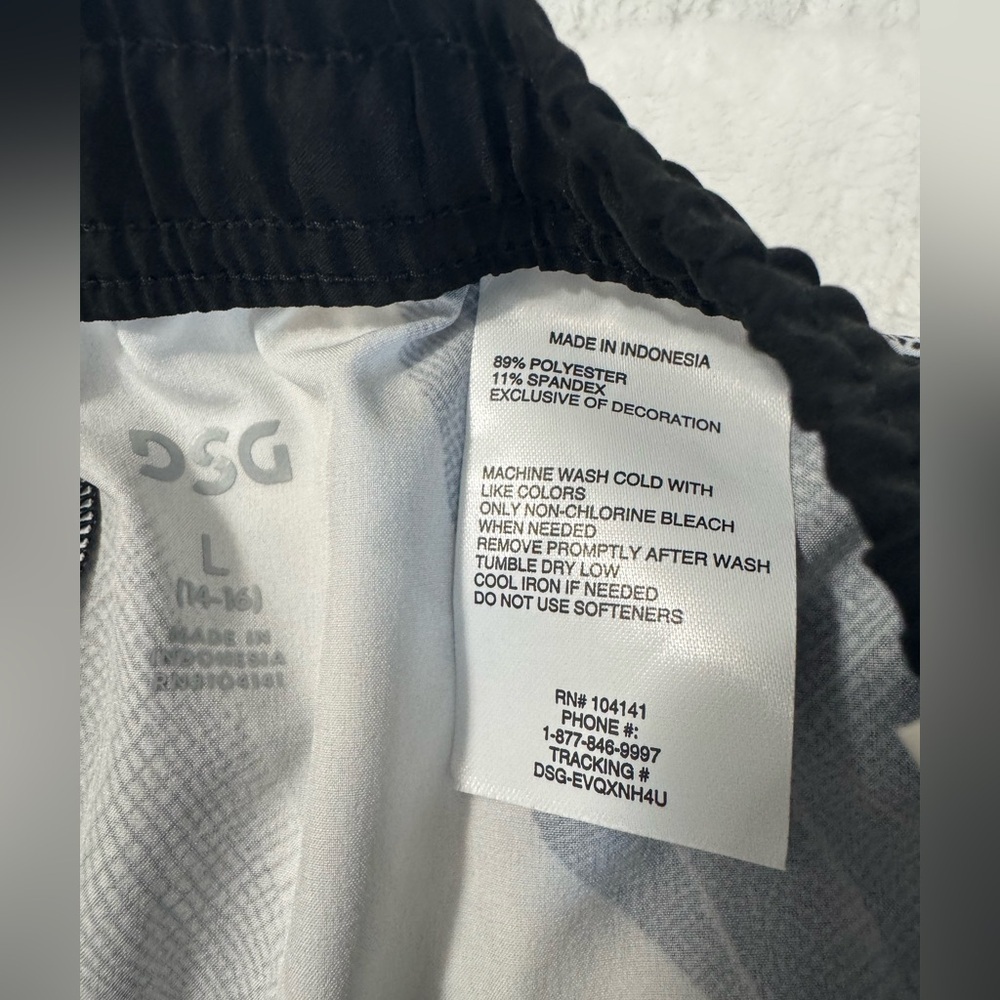 DSG Boy’s Pure White AI Formation Agility Short Size L - Picture 3 of 7